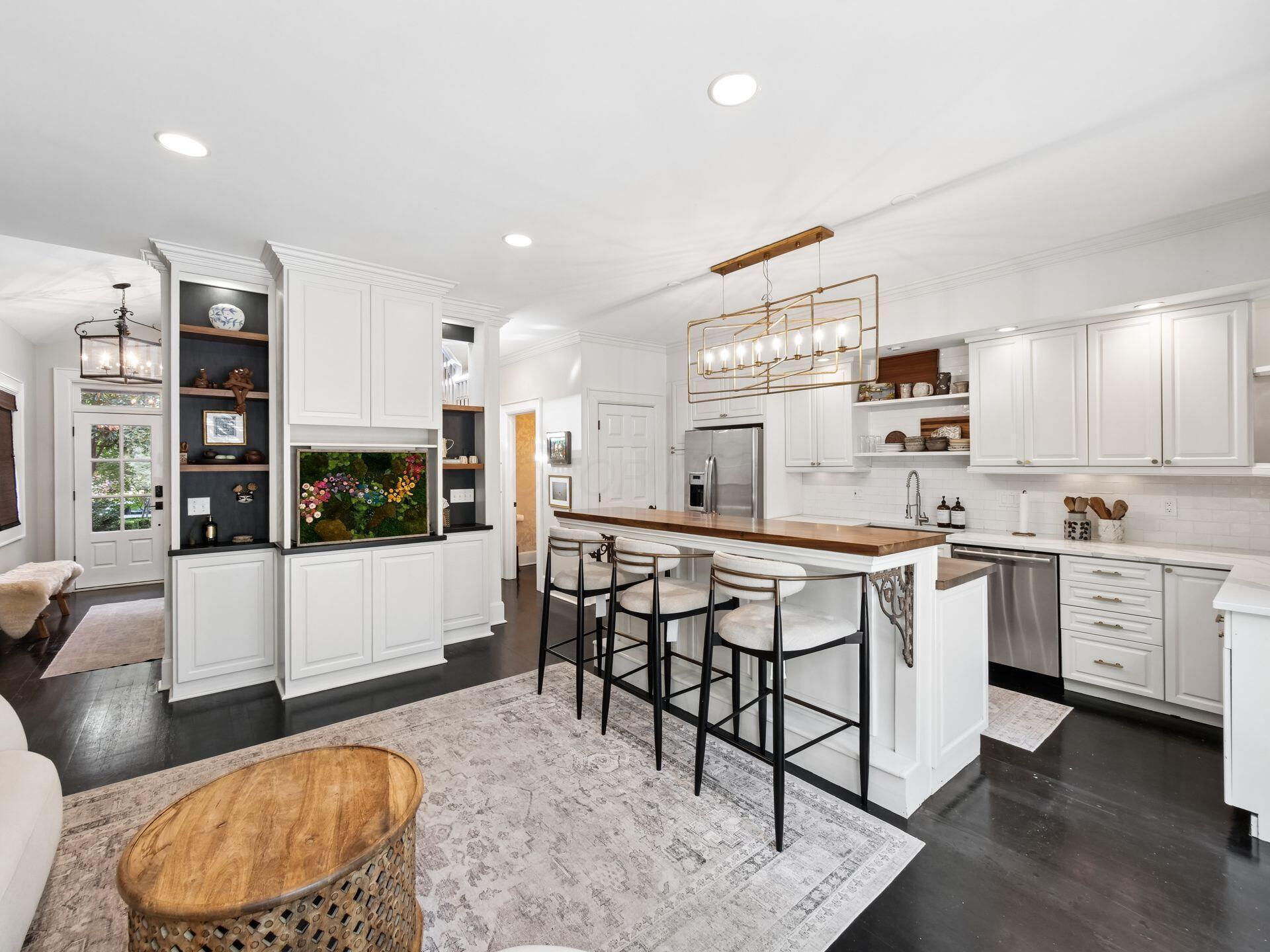 568 S 6th Street