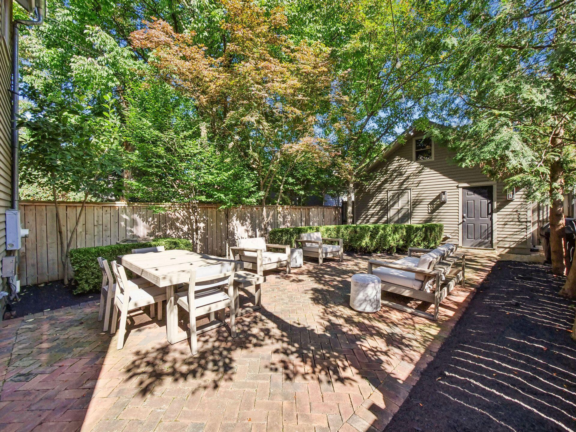 568 S 6th Street