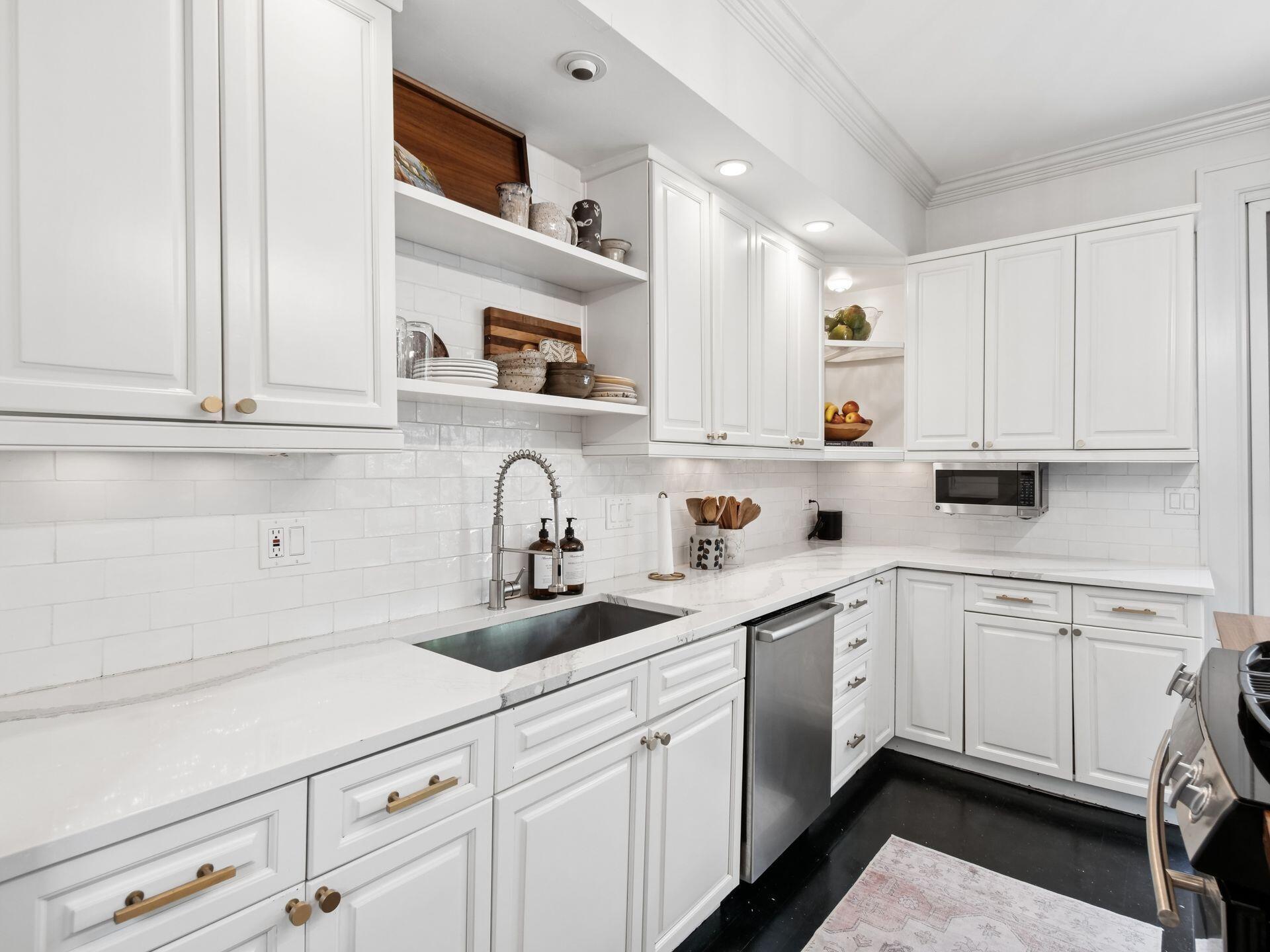 568 S 6th Street