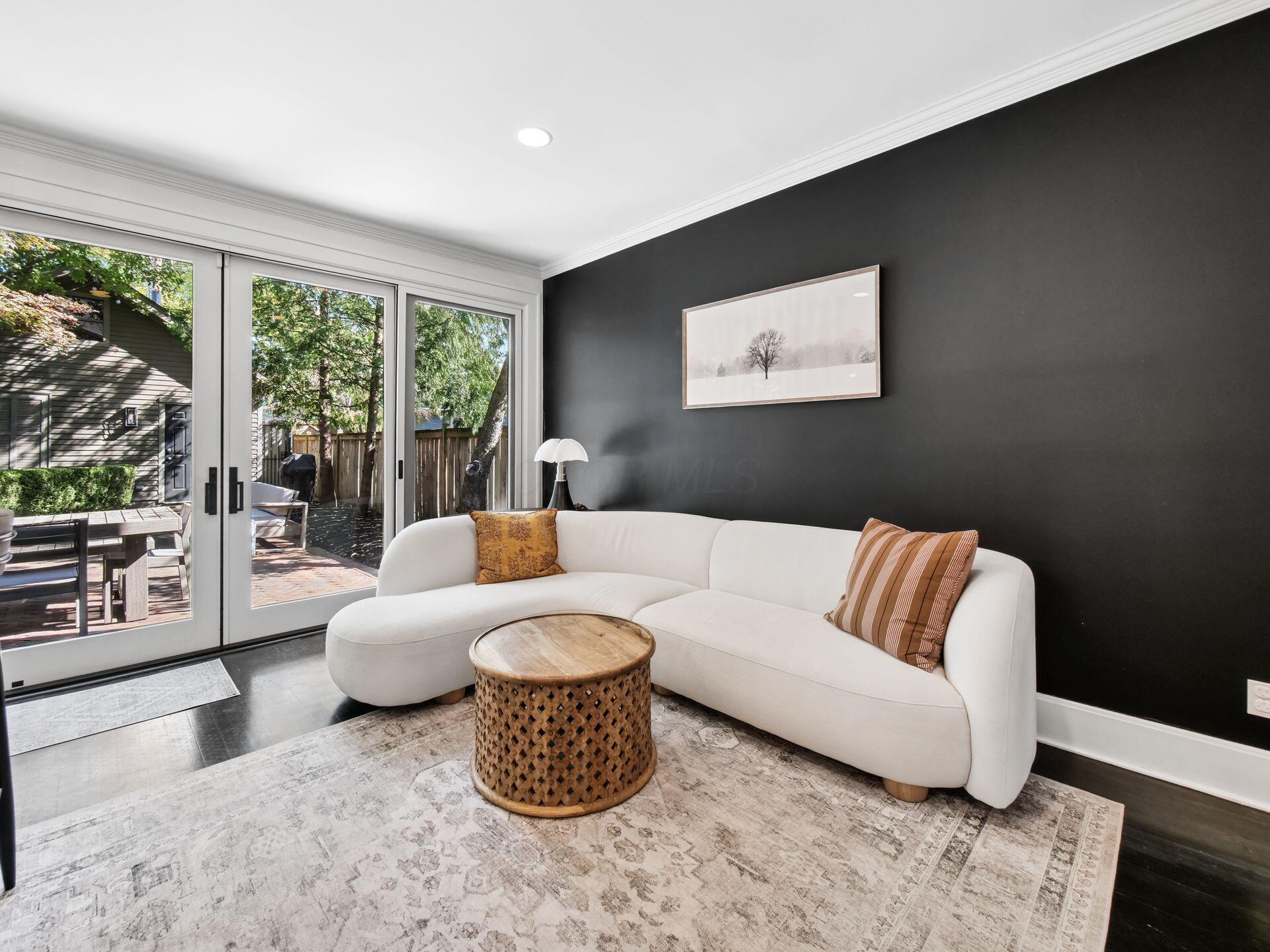568 S 6th Street