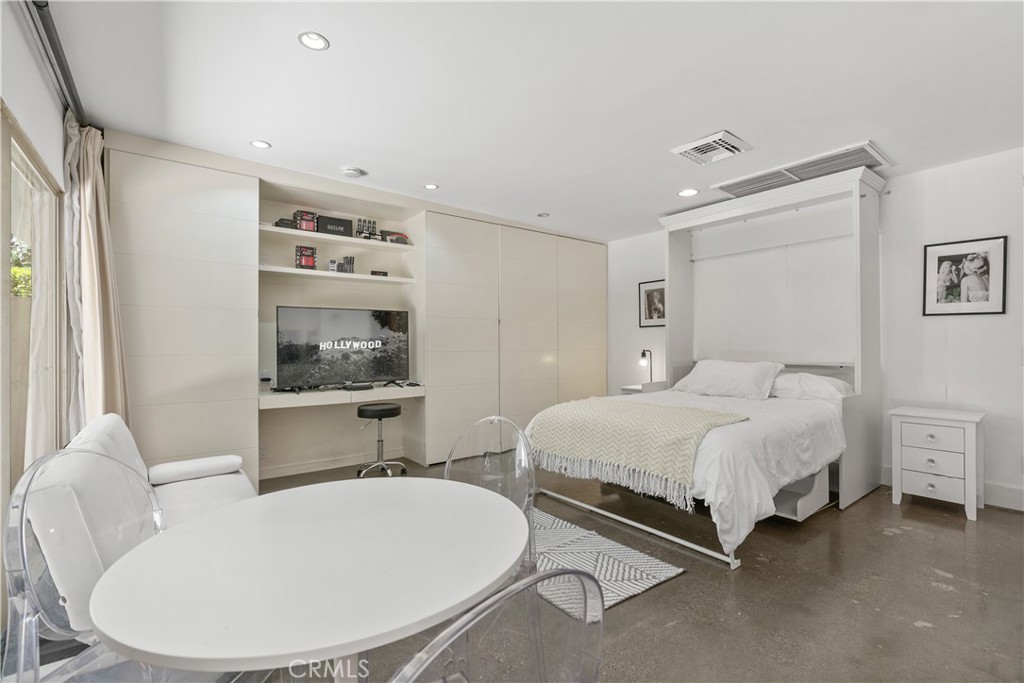 8787 Shoreham Drive B4