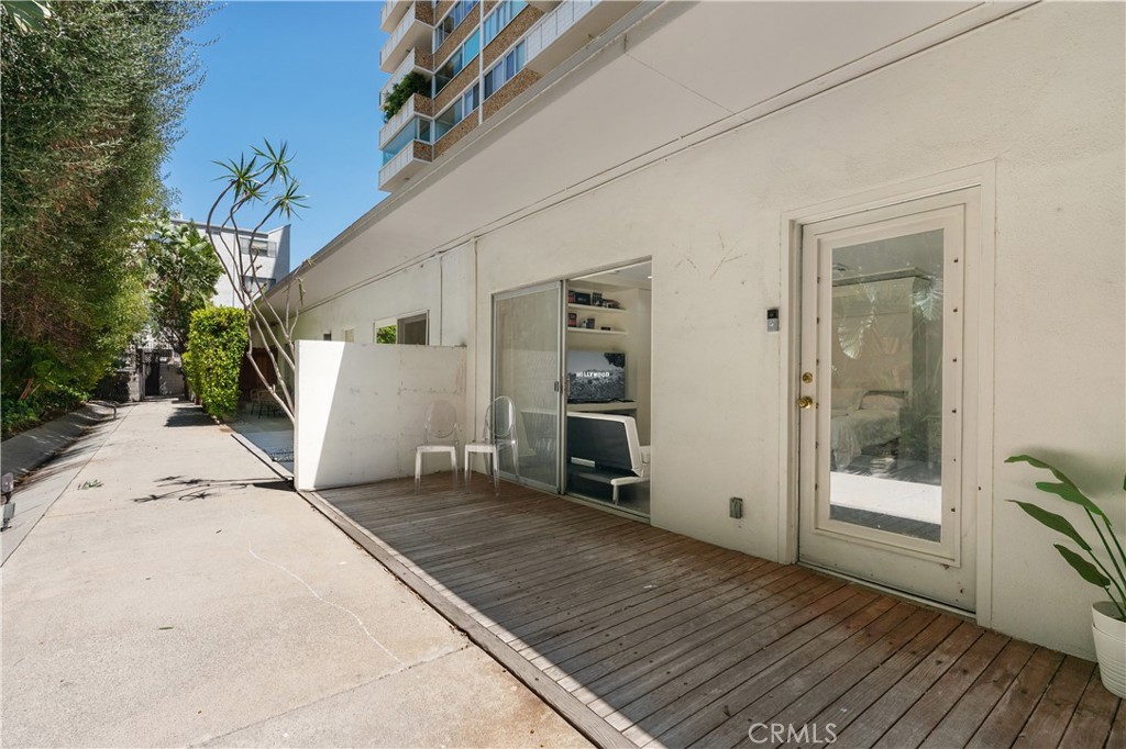 8787 Shoreham Drive B4