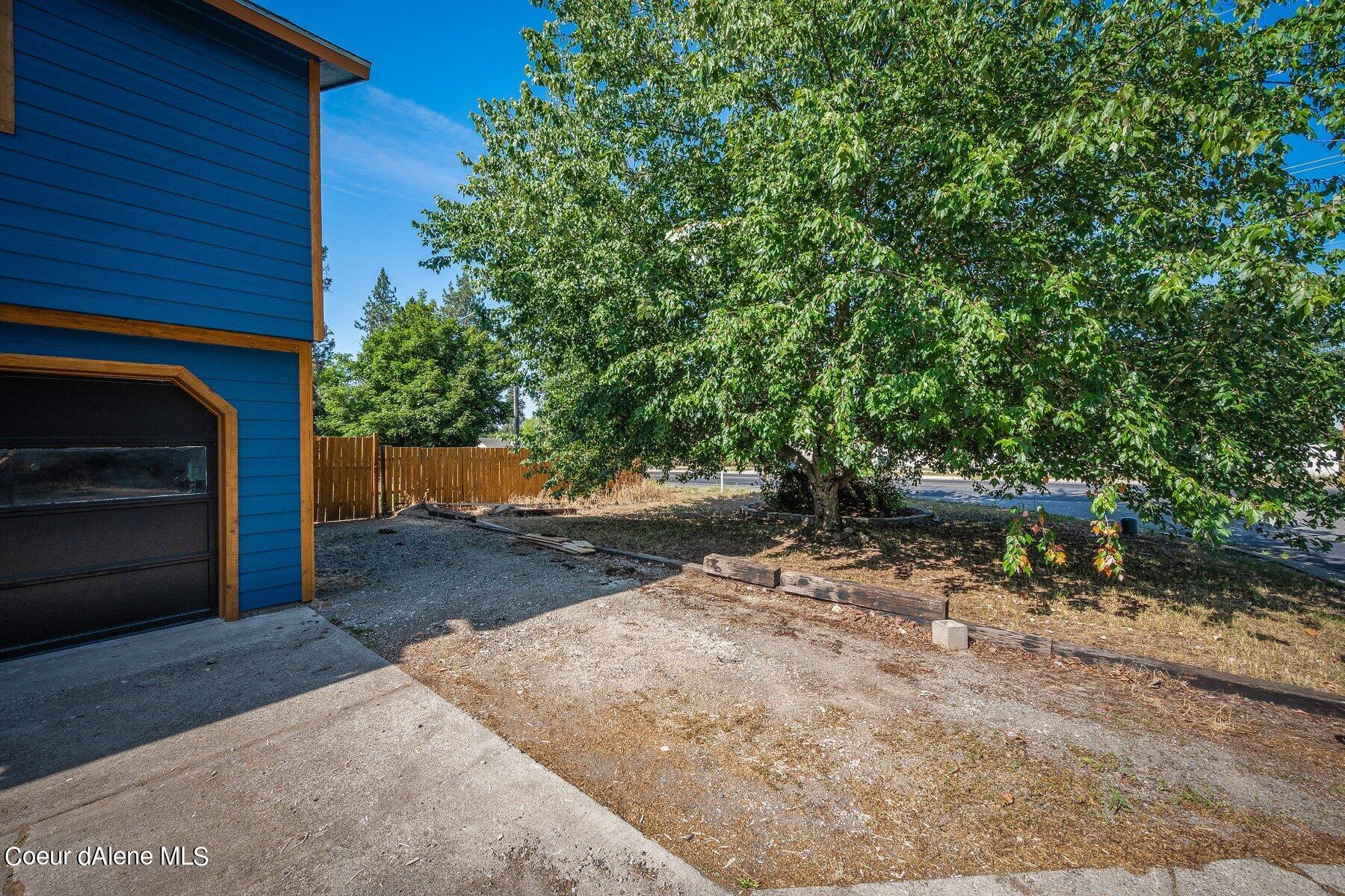 1500 E THOMAS LN