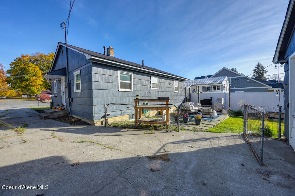 425 N 12TH ST