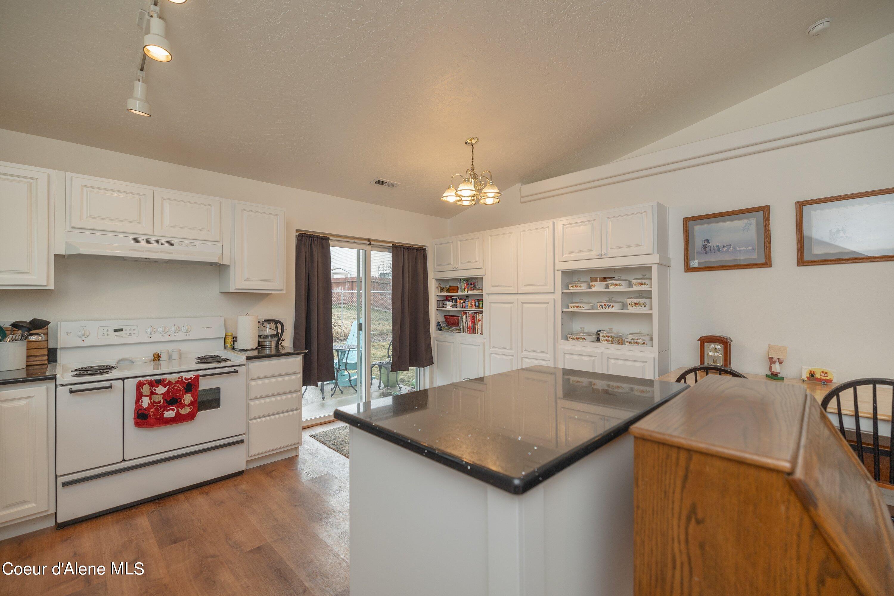 2517 W Beth Loop