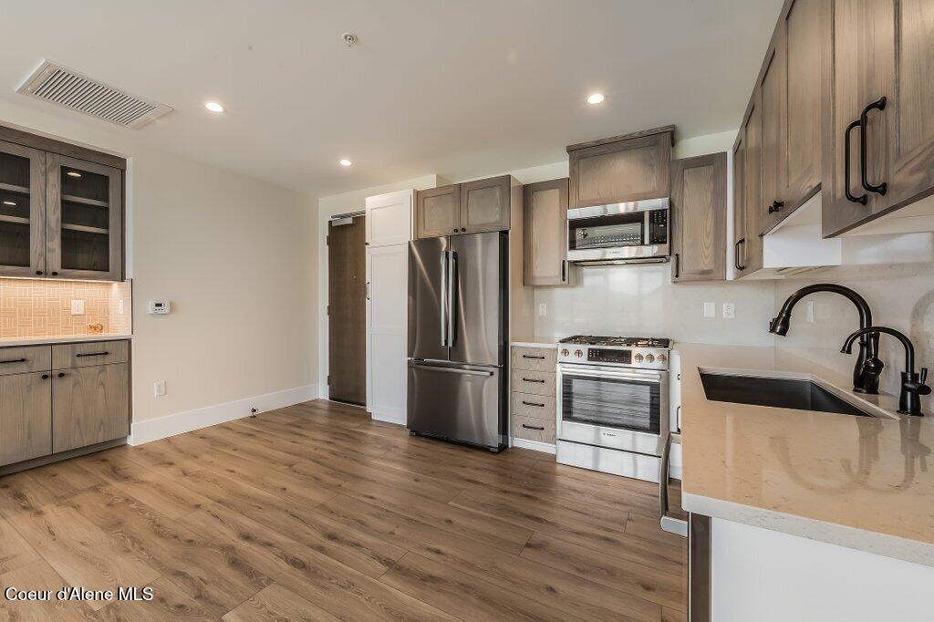 201 N 1ST ST #1006