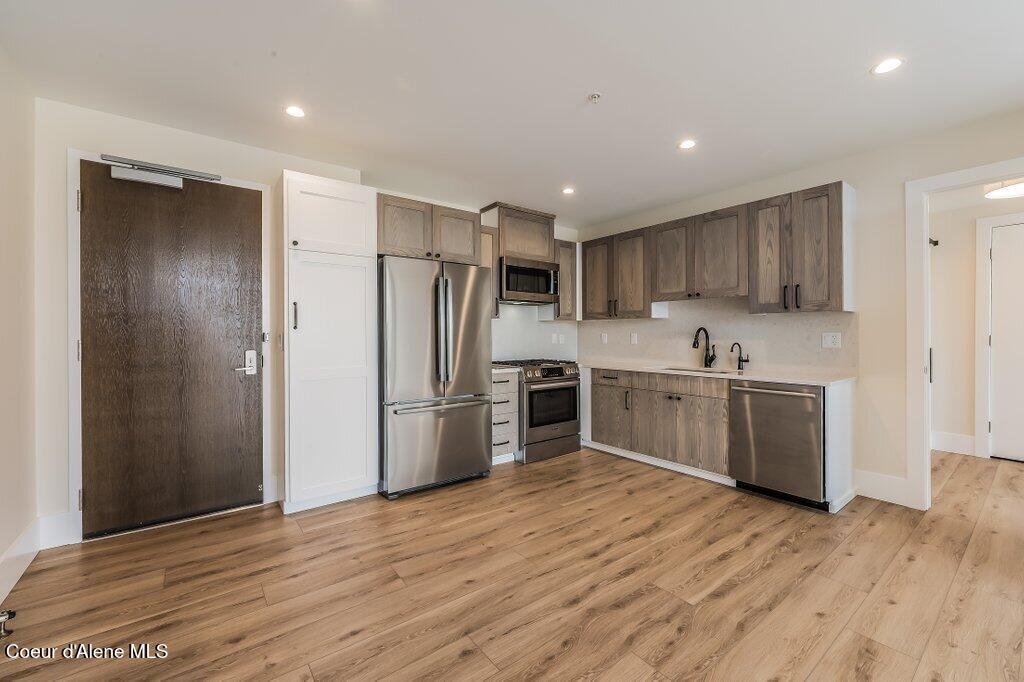 201 N 1ST ST #1006
