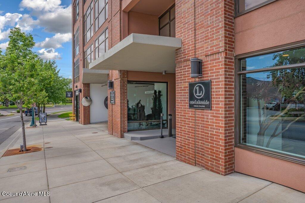 201 N 1ST ST #1006