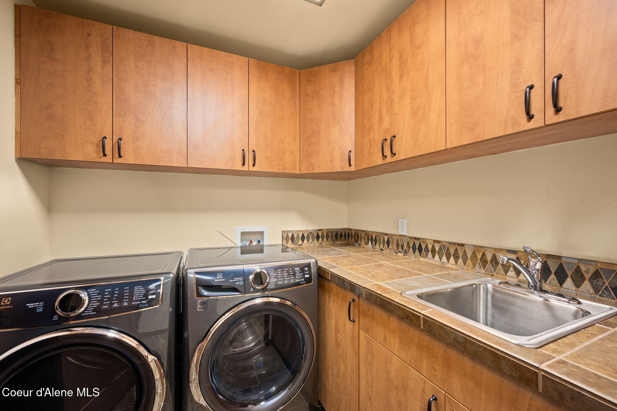 1700 E TOWER POINTE DR #302