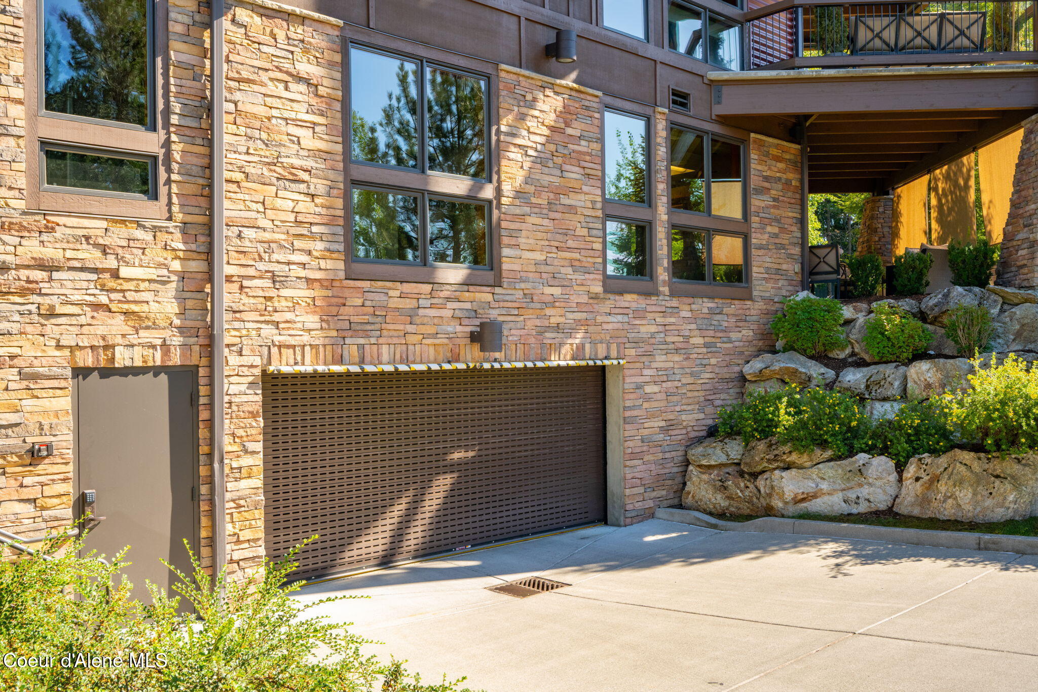 1700 E TOWER POINTE DR #302