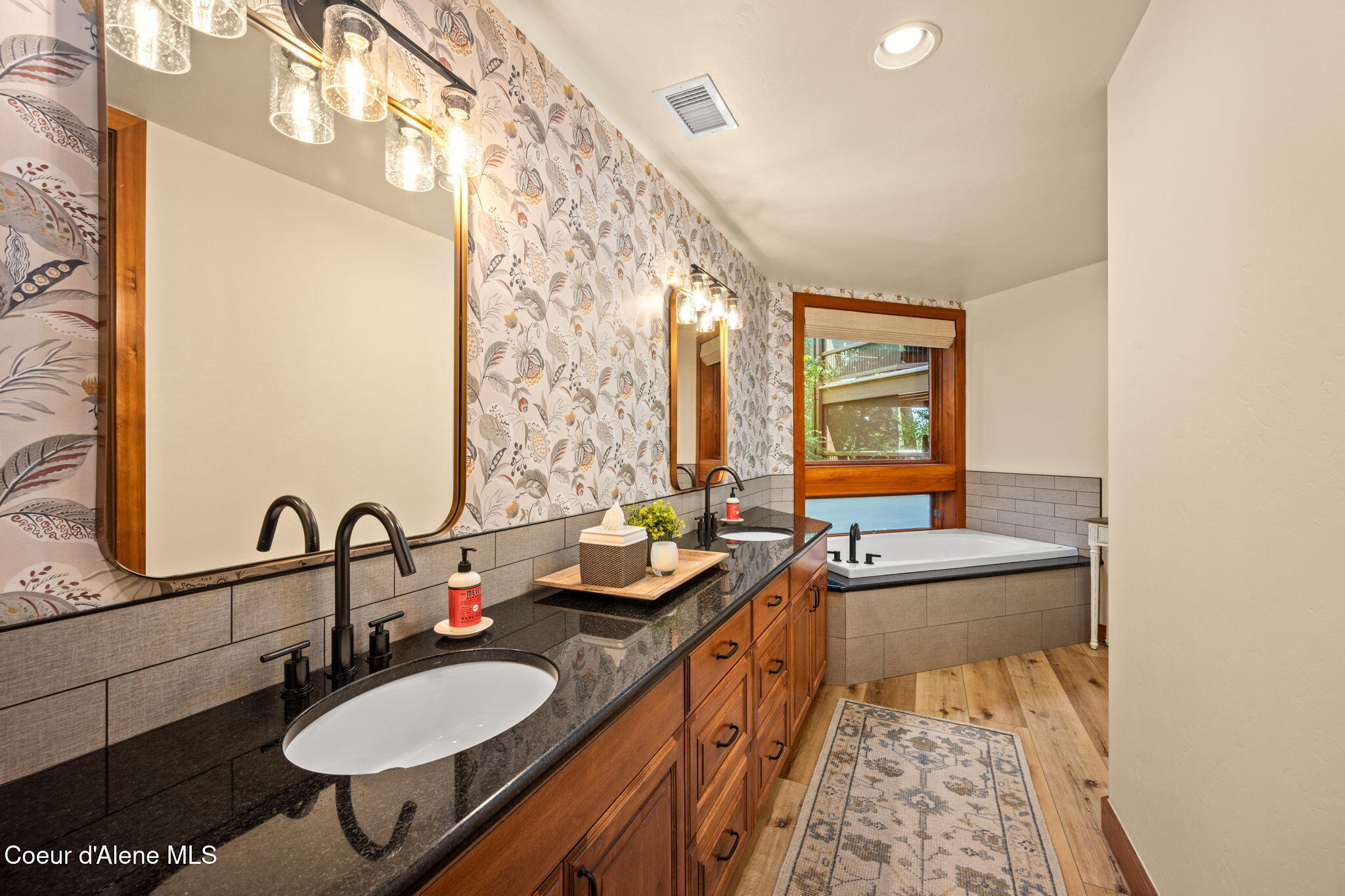 1700 E TOWER POINTE DR #302