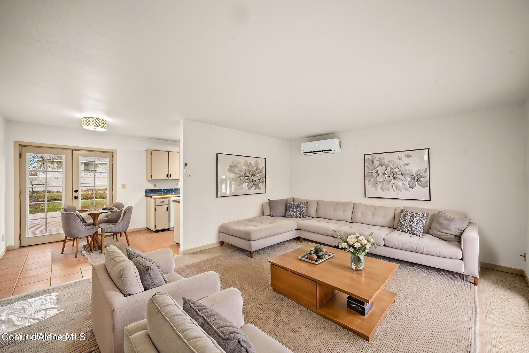 2020 W James Crowe DR