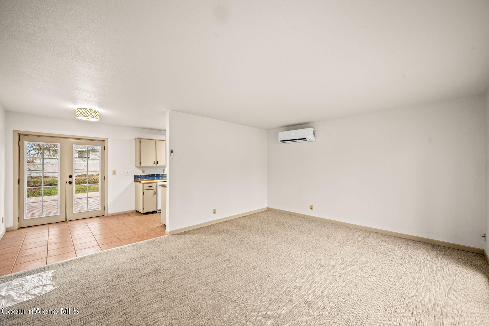 2020 W James Crowe DR