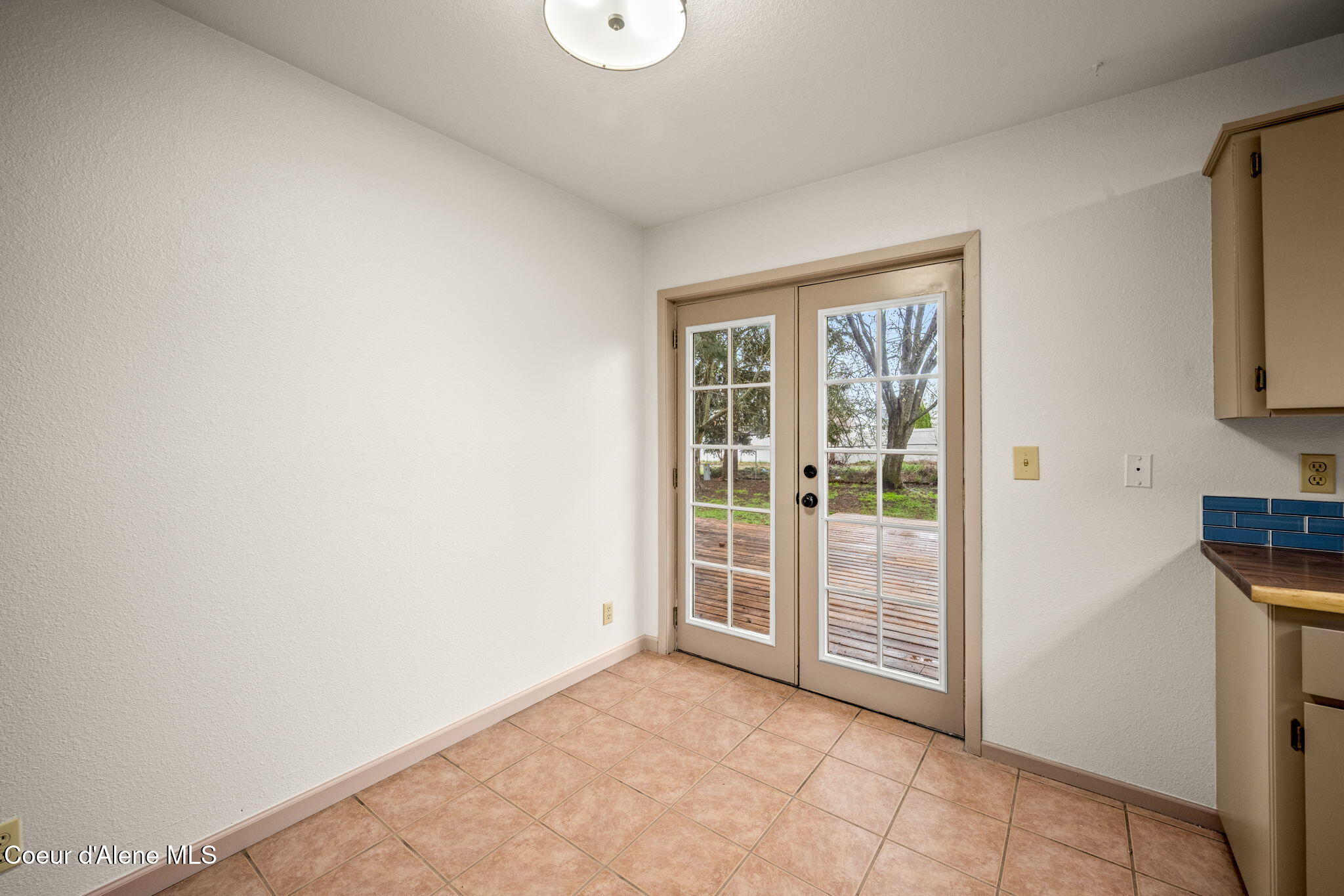 2020 W James Crowe DR