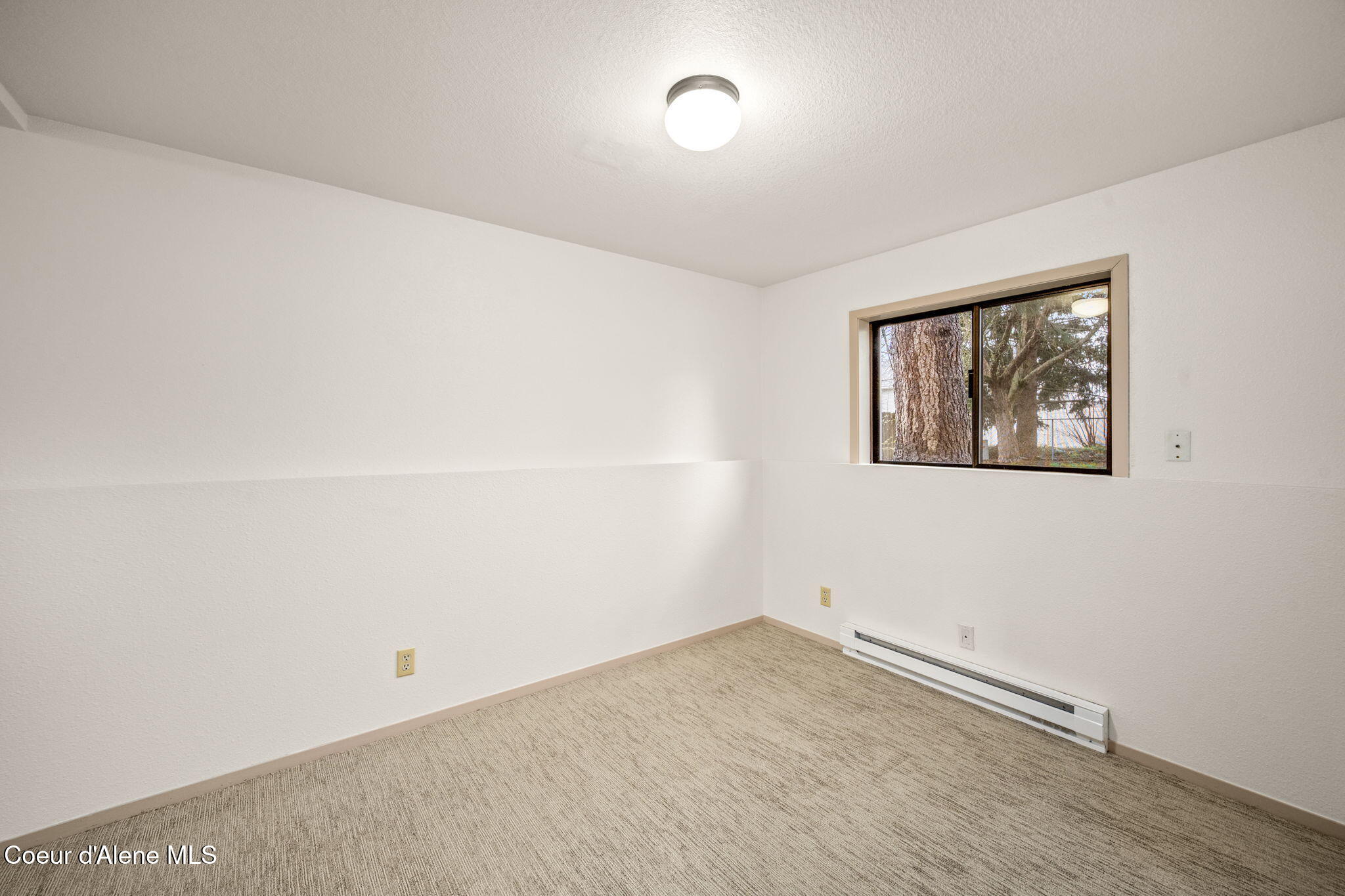 2020 W James Crowe DR