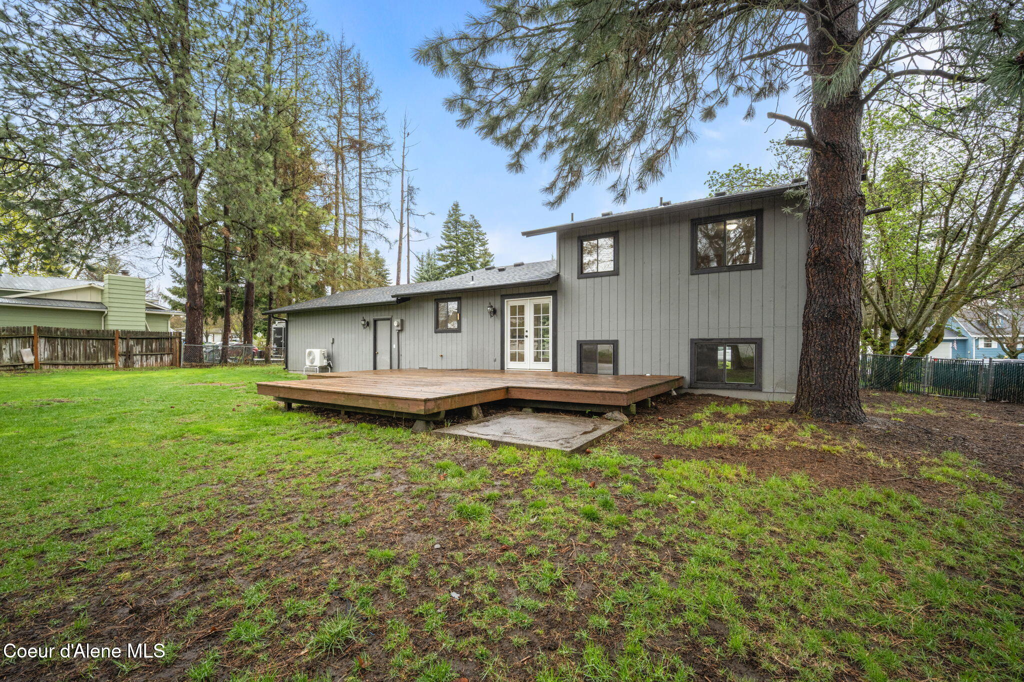 2020 W James Crowe DR