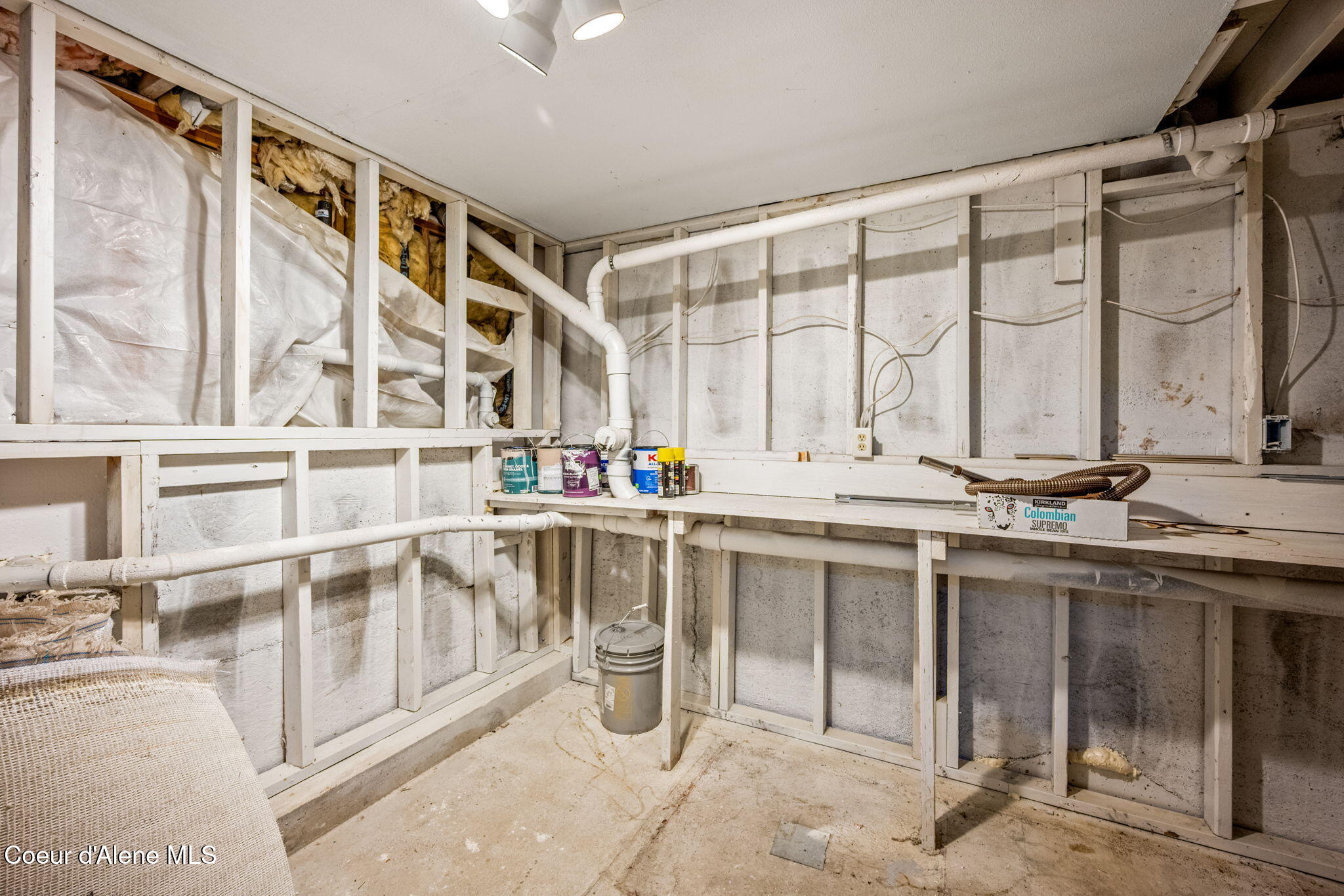 2020 W James Crowe DR