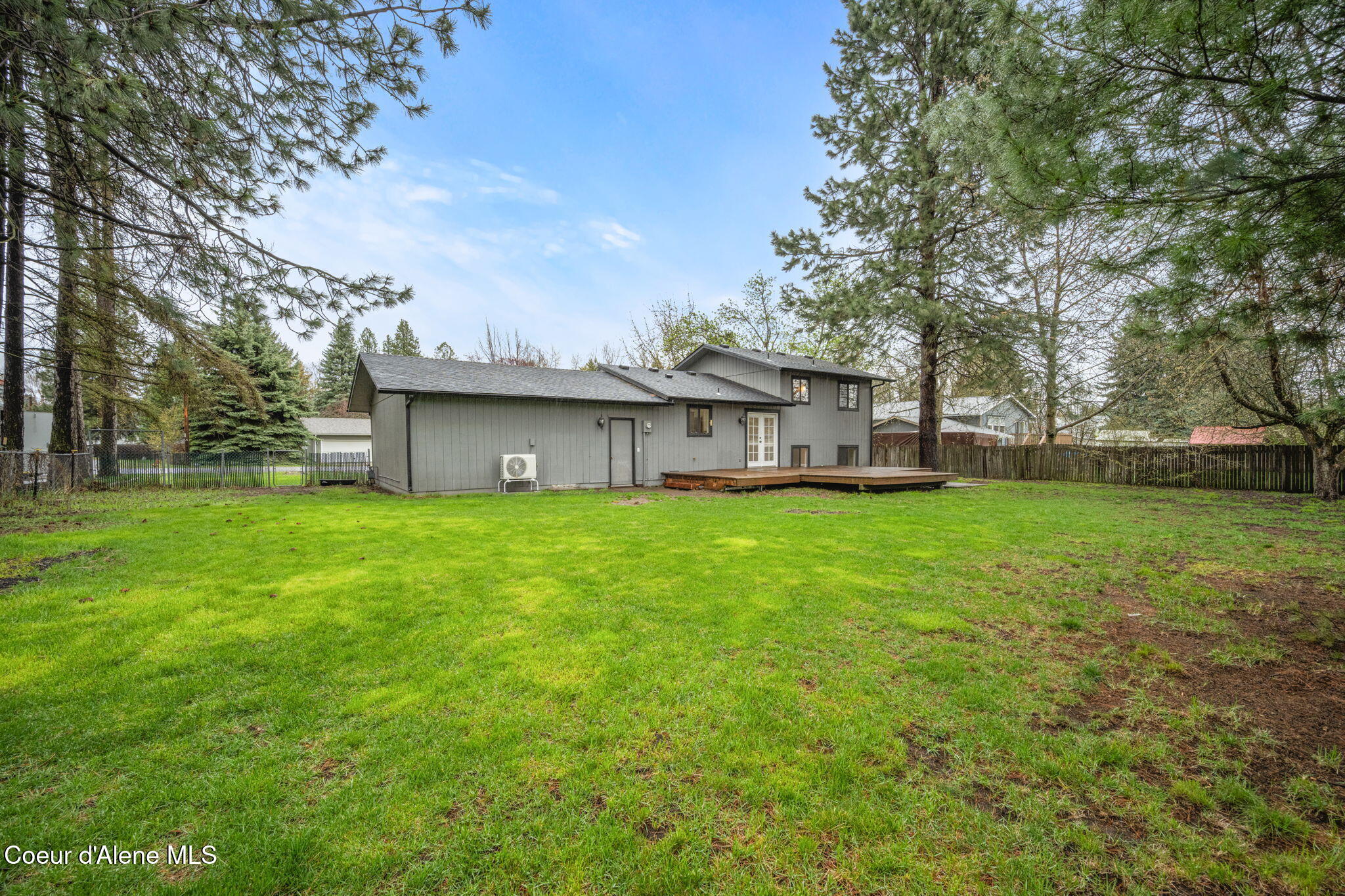 2020 W James Crowe DR