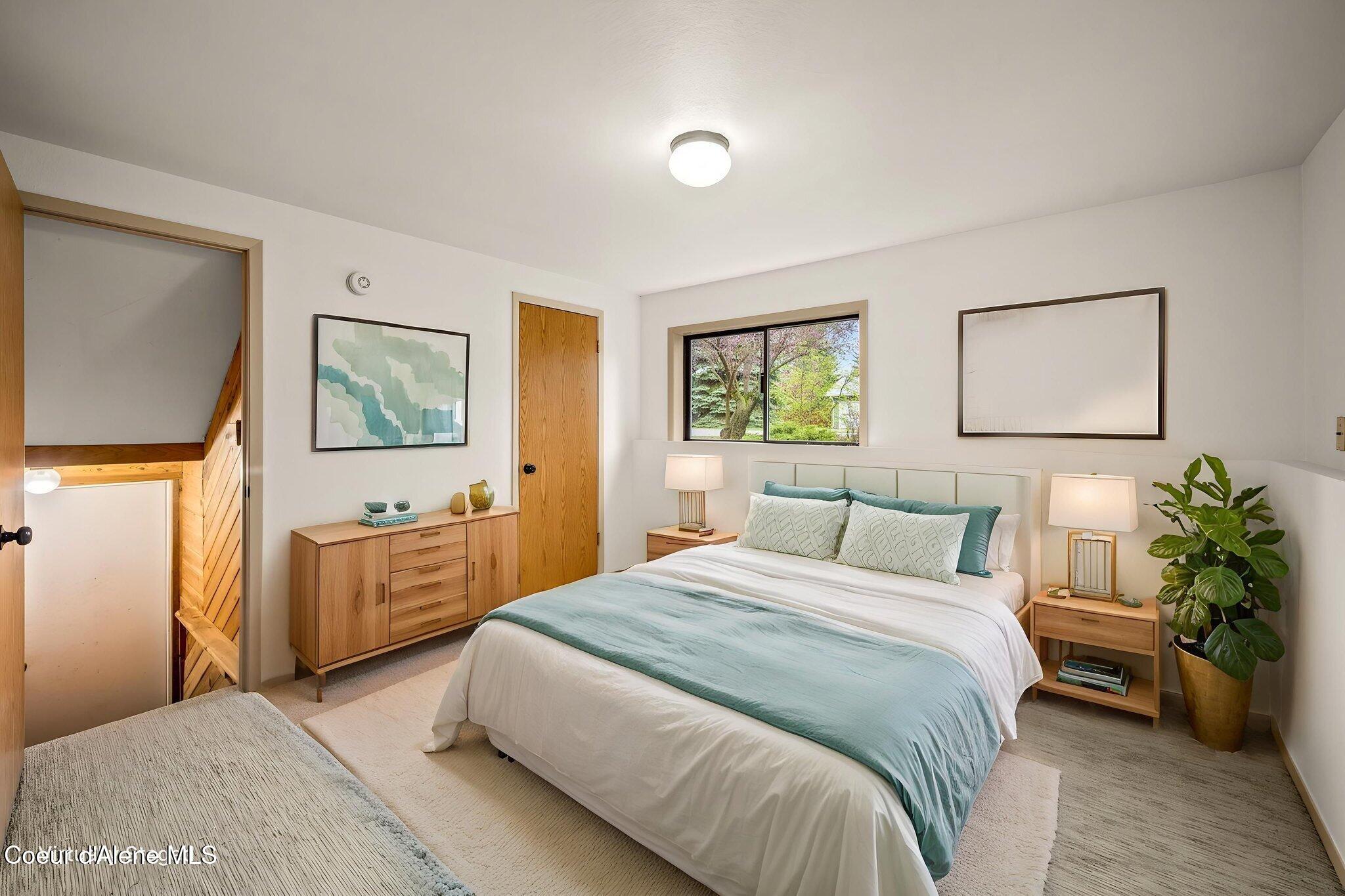 2020 W James Crowe DR