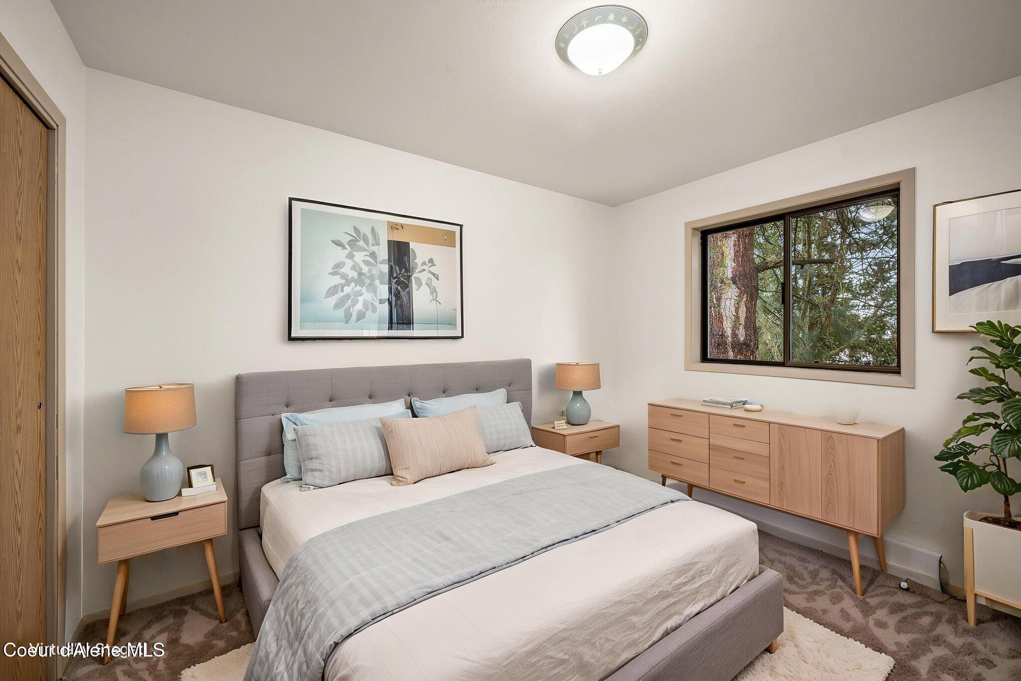 2020 W James Crowe DR