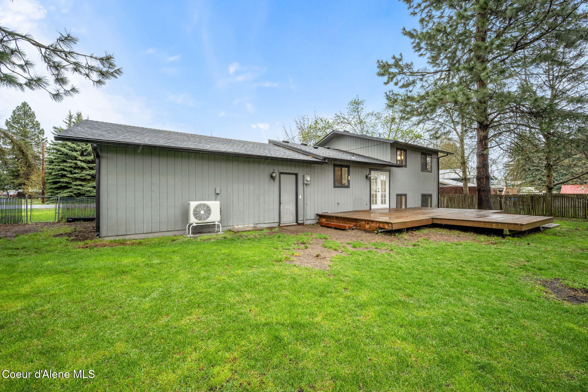 2020 W James Crowe DR