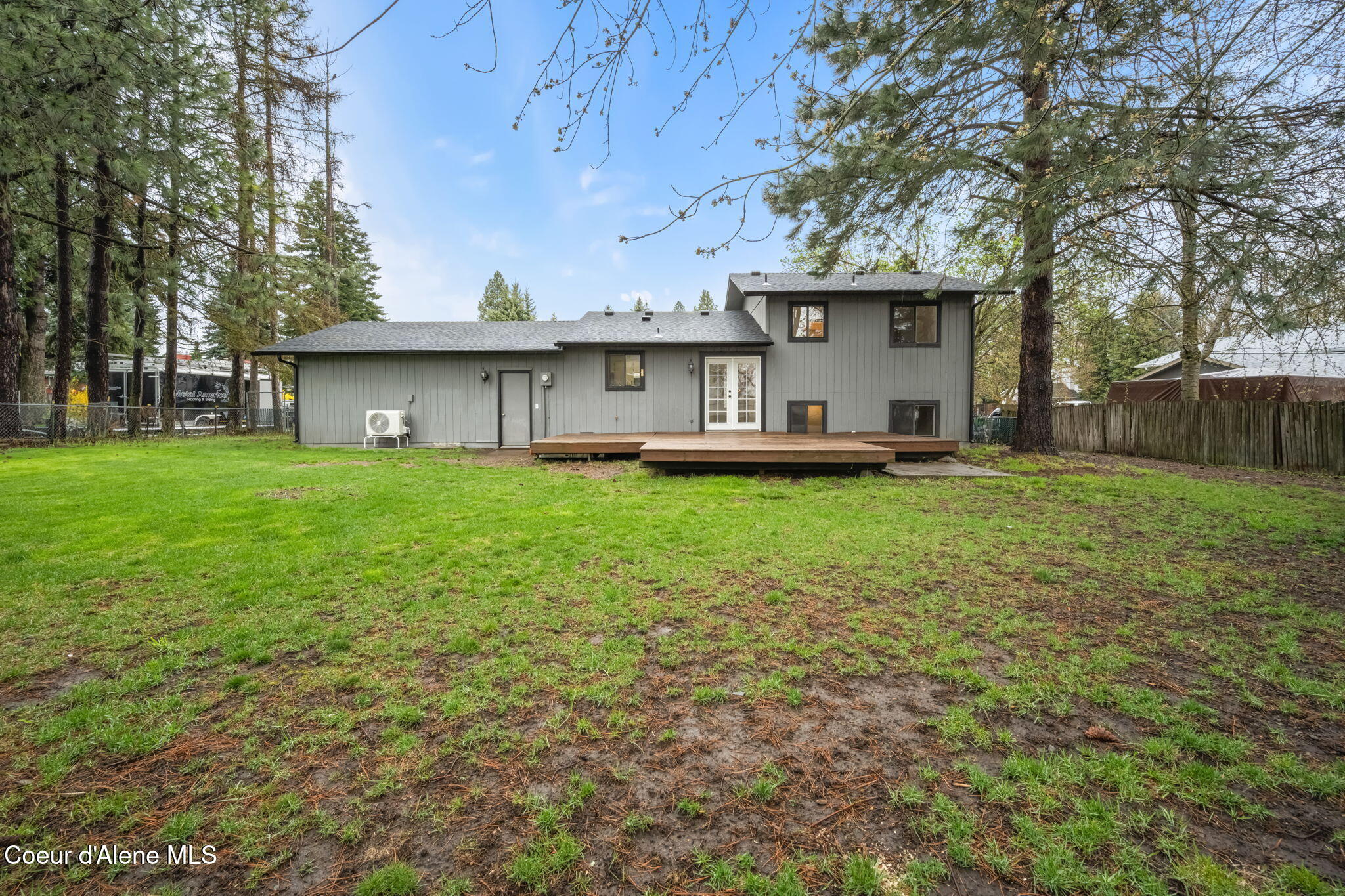 2020 W James Crowe DR