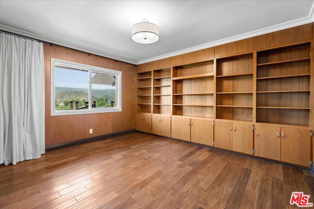 2255 Westridge Rd