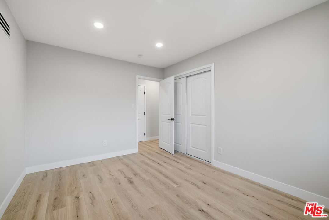 10557 Reseda Blvd