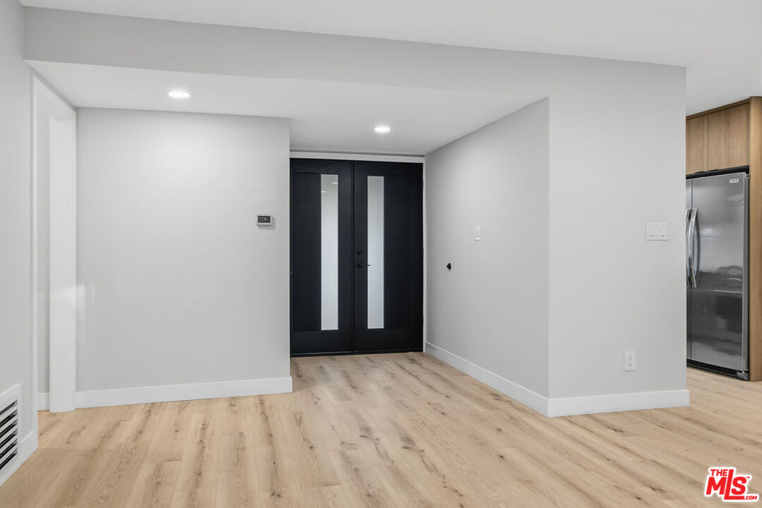 10557 Reseda Blvd