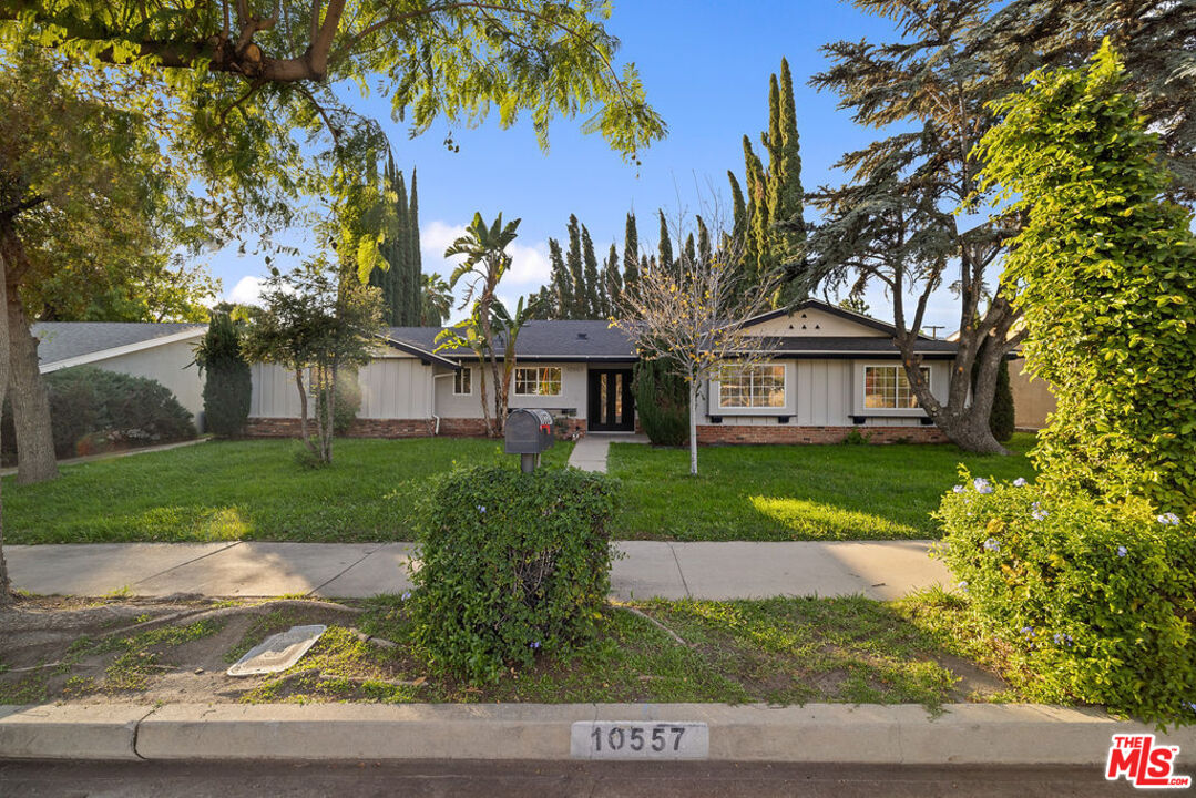 10557 Reseda Blvd