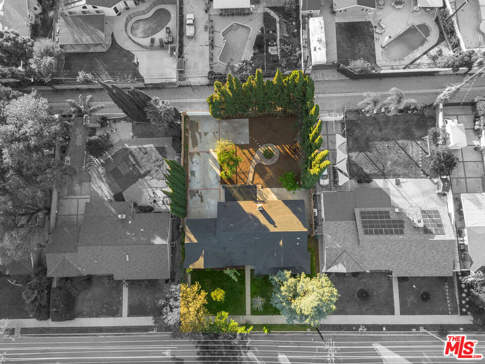 10557 Reseda Blvd