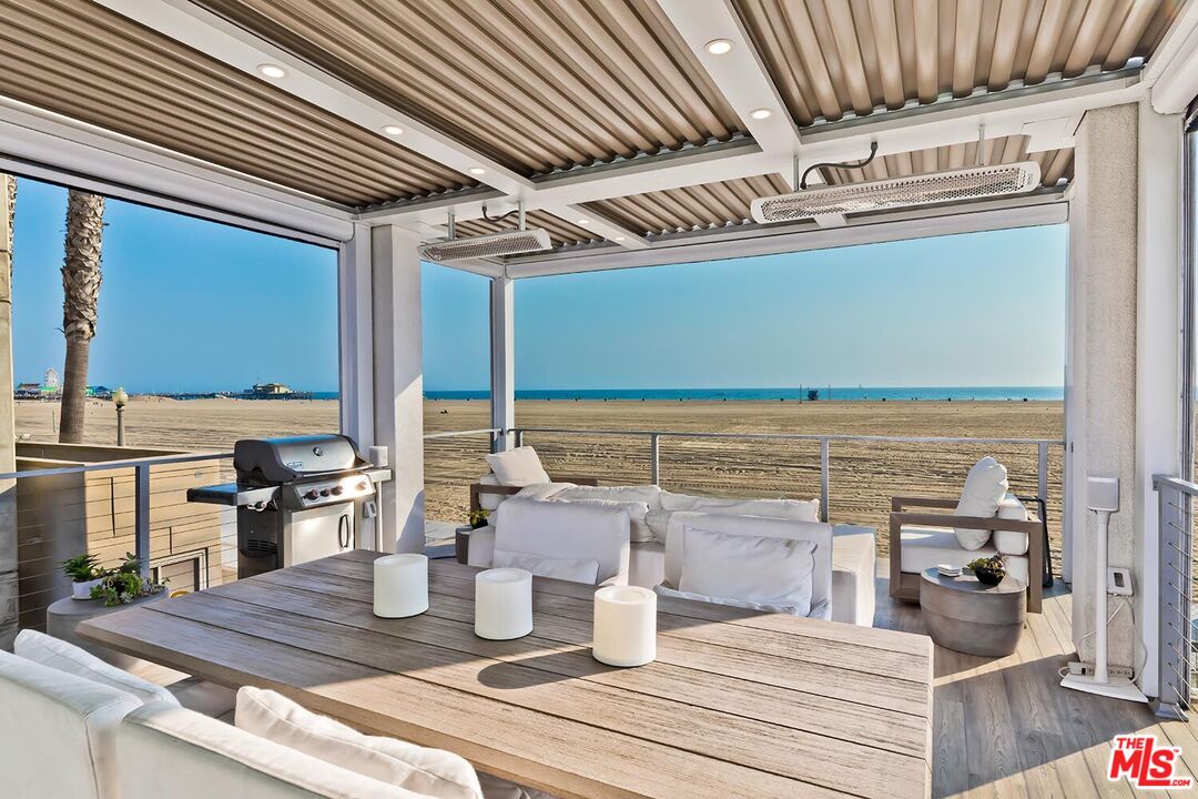 1255 Palisades Beach Rd