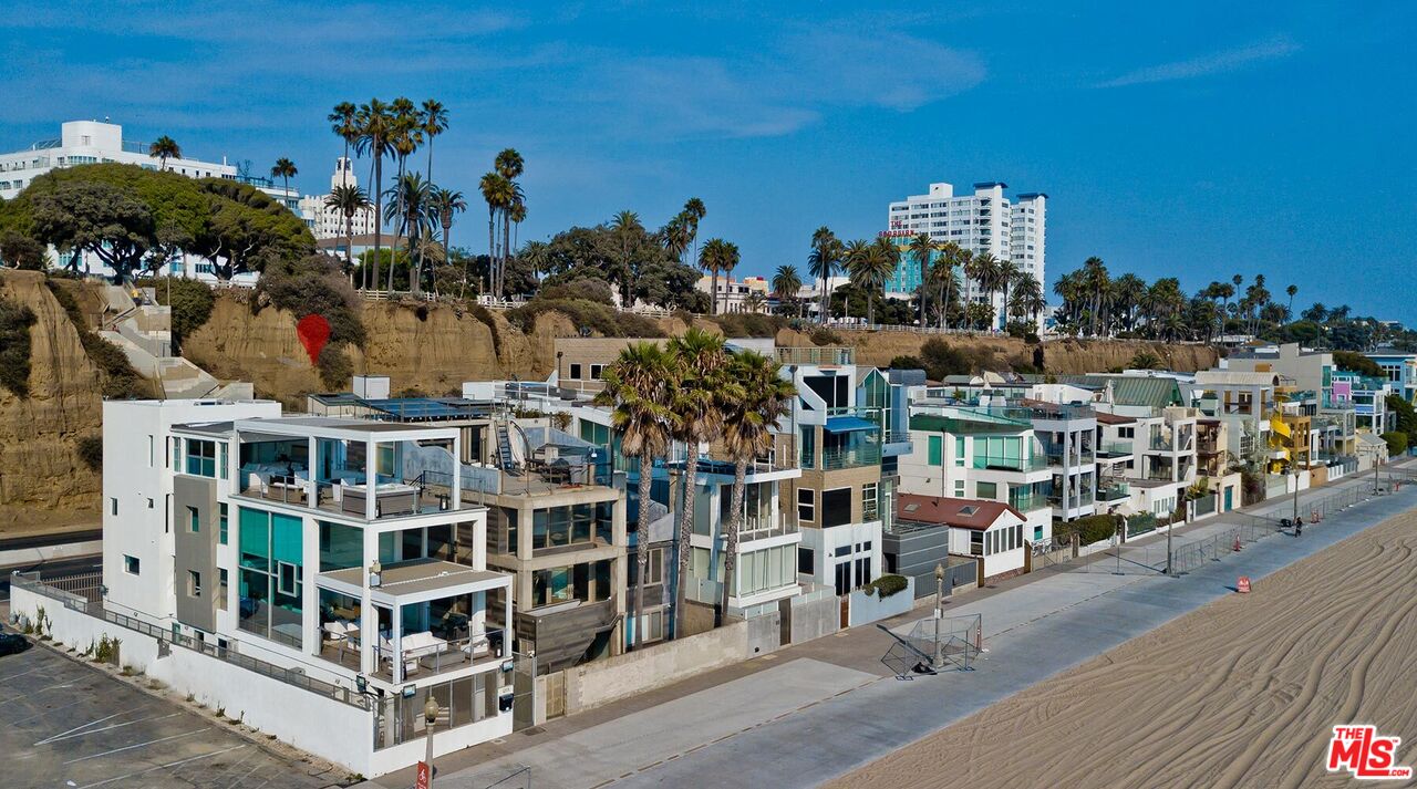 1255 Palisades Beach Rd