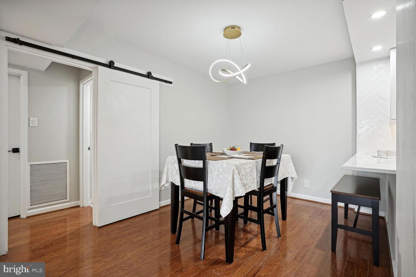 3800 Fairfax Dr #914