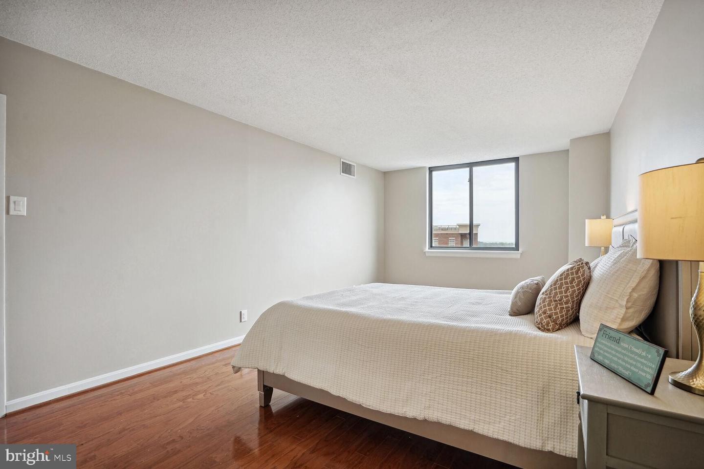 3800 Fairfax Dr #914