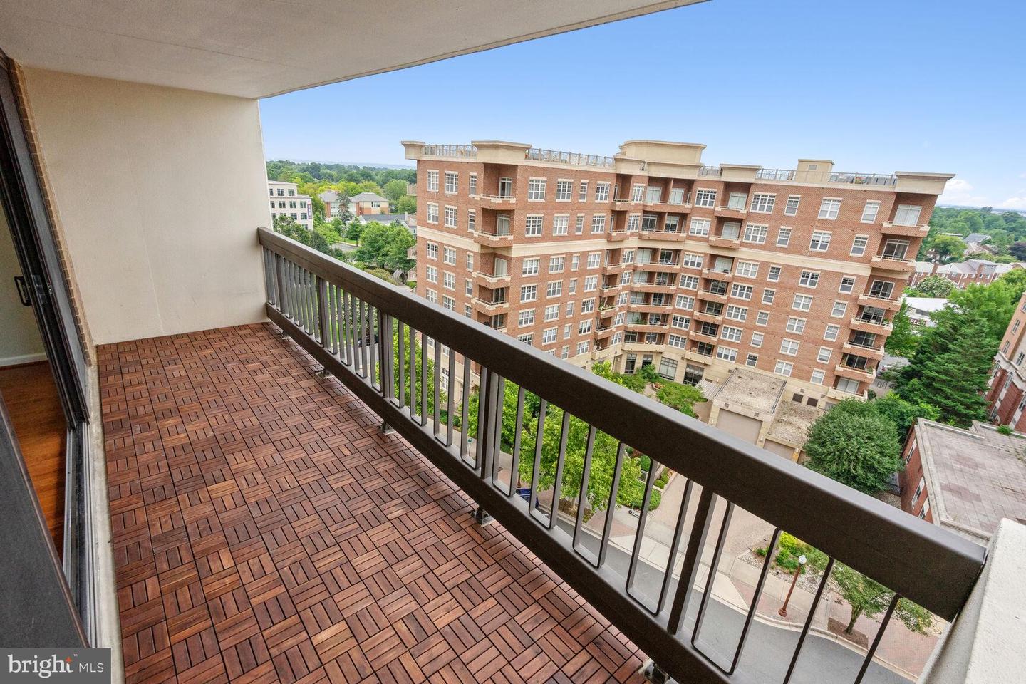3800 Fairfax Dr #914