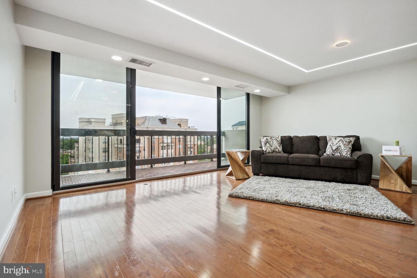 3800 Fairfax Dr #914