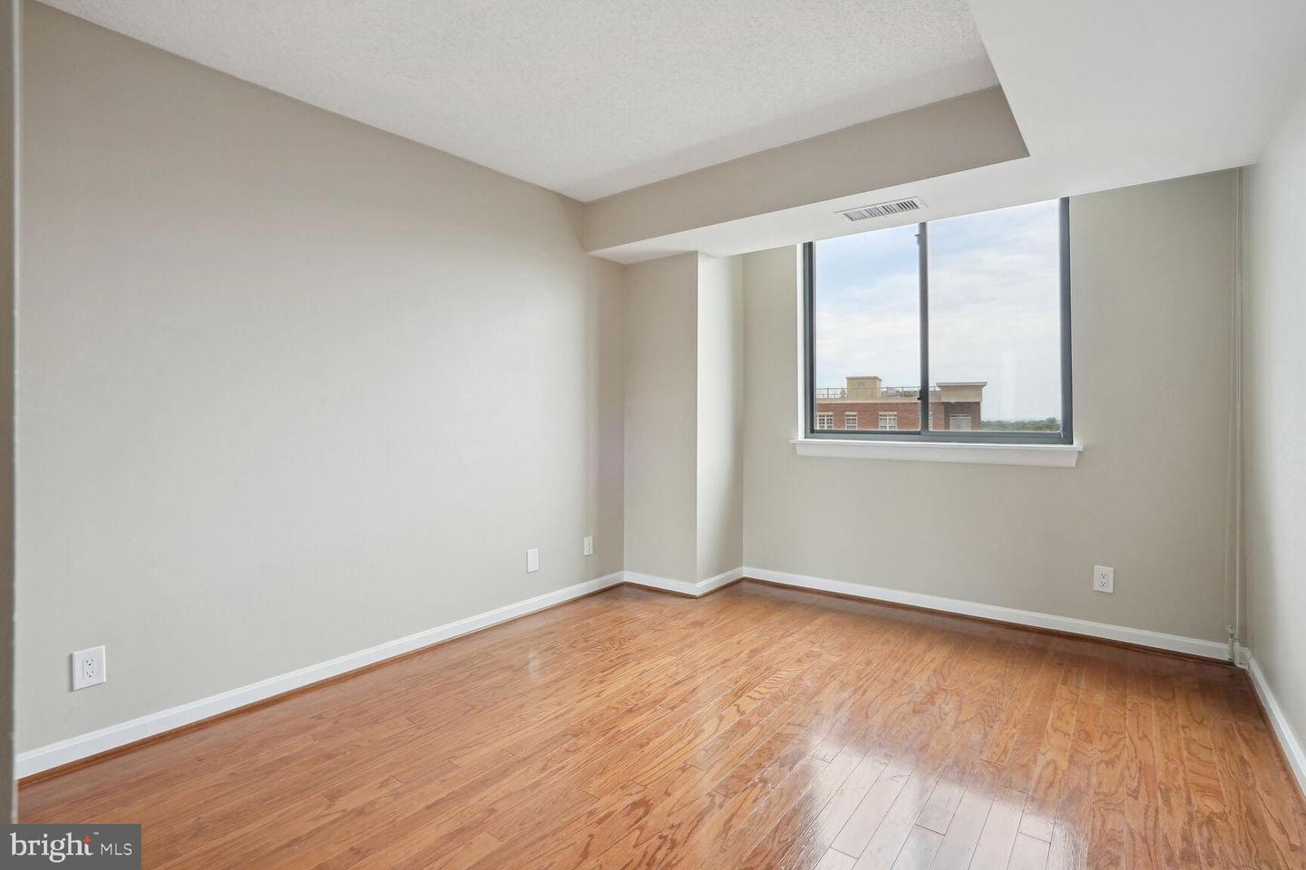3800 Fairfax Dr #914
