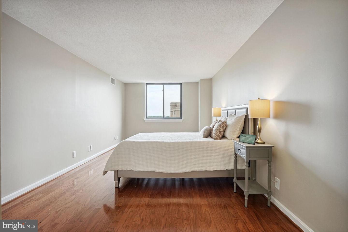 3800 Fairfax Dr #914