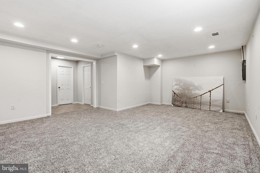 9932 LONGFORD COURT
