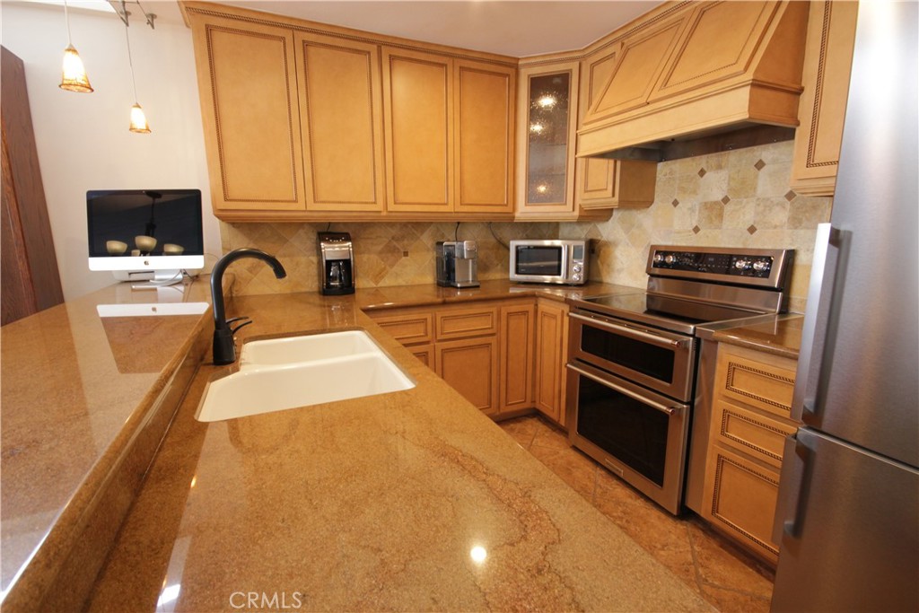 7305 Marina Pacifica Drive N