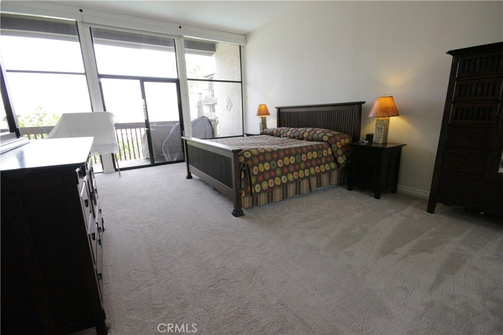 7305 Marina Pacifica Drive N