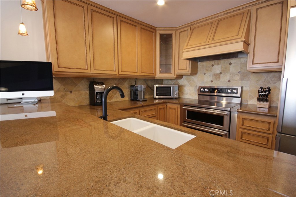 7305 Marina Pacifica Drive N