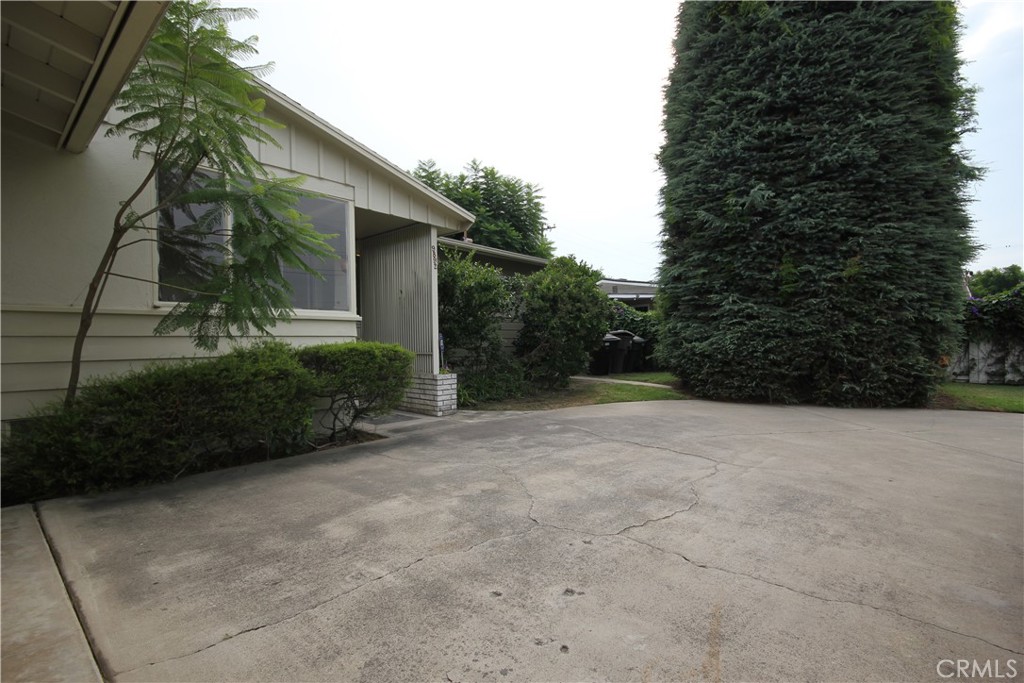 9892 Oma Place