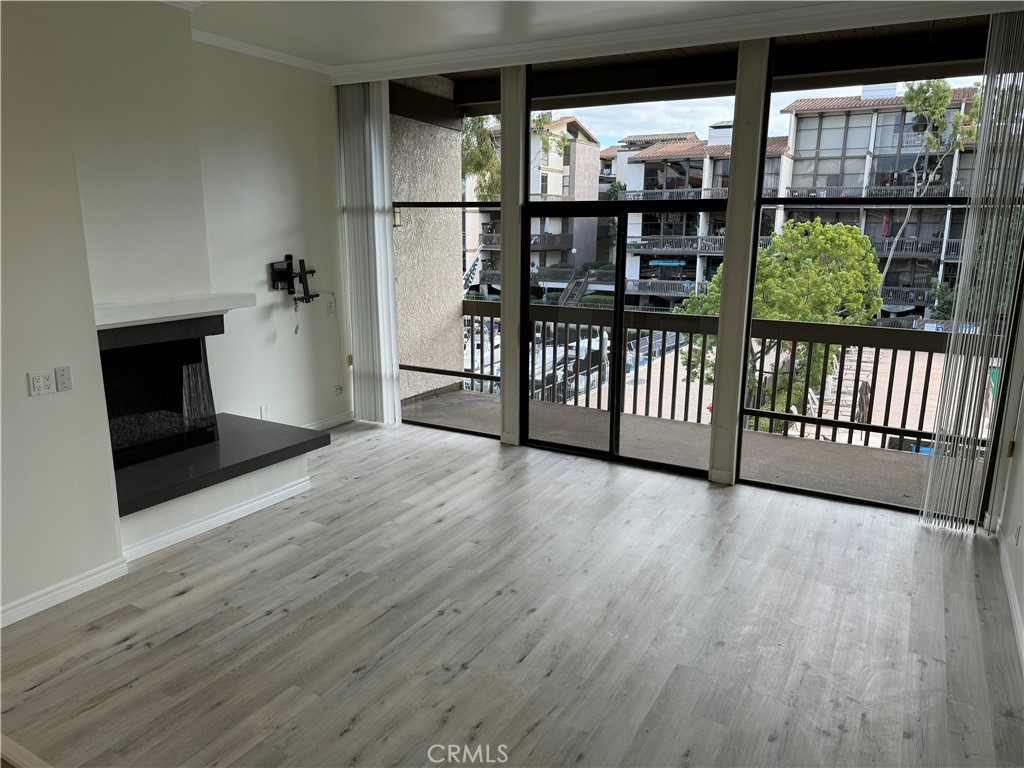 8216 Marina Pacifica Drive N
