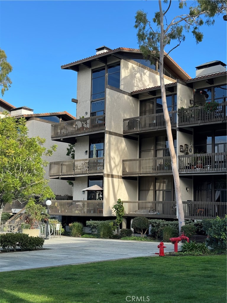 8319 Marina Pacifica Drive N