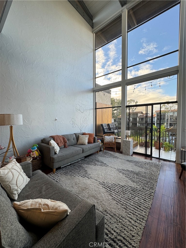 8319 Marina Pacifica Drive N