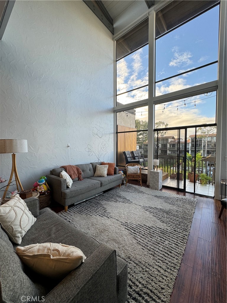8319 Marina Pacifica Drive N