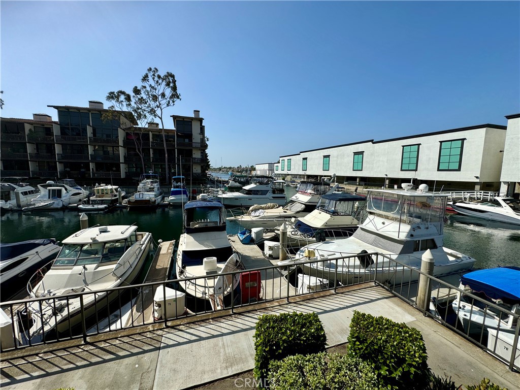 7137 Marina Pacifica Drive N