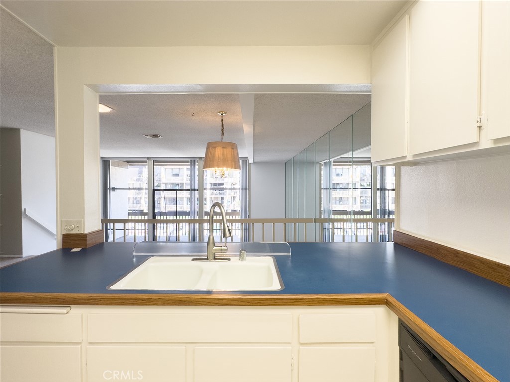 8222 Marina Pacifica Drive N